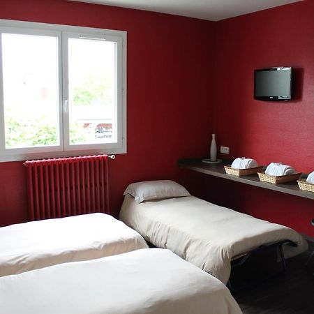 La Hourquie Cafe Hotel Morlaas Стая снимка